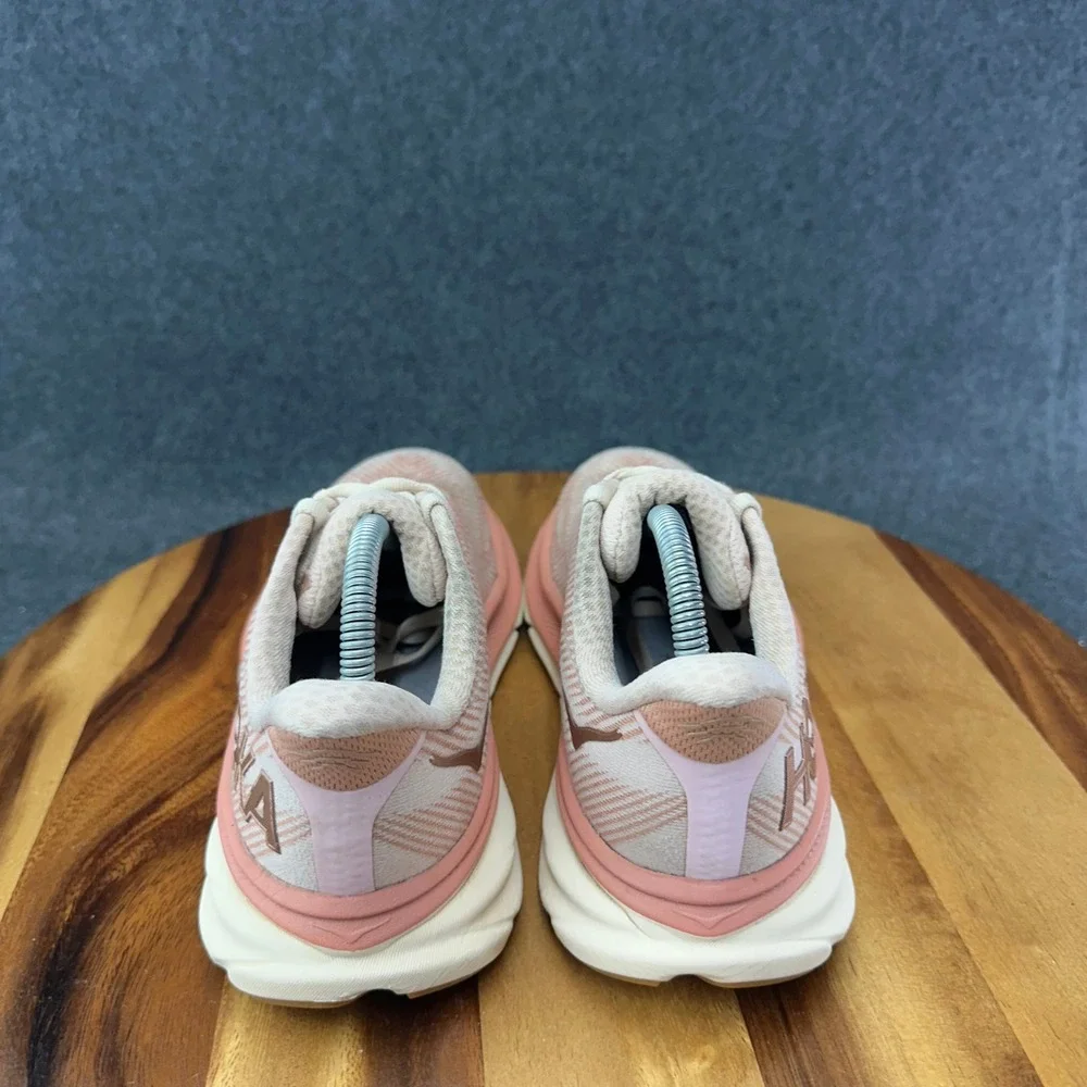 Hoka One One hoka one